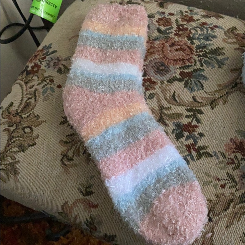 Fuzzy socks - Picture 2 of 3